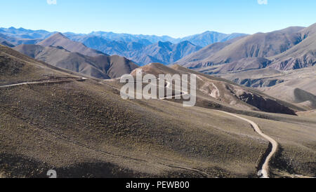 Vue panoramique du paysage du parc national de Los Cardones près de Cachi, en Argentine Banque D'Images