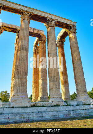 Temple de Zeus Olympien. Le temple monumental commencé dans la 6e siècle avant J.-C. sur l'emplacement d'un ancien sanctuaire dédié à Zeus. Athènes. L'Attique, Grèce. Banque D'Images