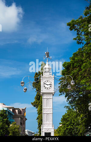 La célèbre tour de l'horloge de Victoria bien connu comme Little Big Ben à Mahe, Seychelles Banque D'Images