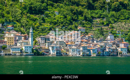 Dans la vue panoramique, sur la Nesso Lac de Côme, Lombardie, Italie. Banque D'Images