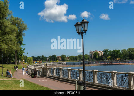 Gepflegte Uferpromenade suis Oberteich, Kaliningrad Oblast de Kaliningrad, Russie, Promenade | la région supérieure du lac Long, Kaliningrad, Russie Banque D'Images