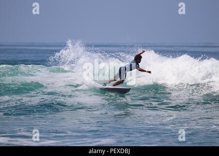 David do Carmo en compétition dans l'US Open de surf 2018 Banque D'Images