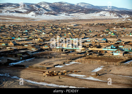 Vue sur Shaman Village Tashir est à 80 km de la frontière mongole en Sibérie, Russie. Banque D'Images