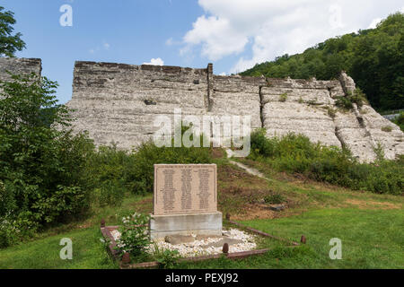 AUSTIN, PA, USA-10 Août 18 : Une plaque commémorative à la demeure d'un barrage qui a échoué peu après la construction, en 1911, causant la mort de 78 personnes Banque D'Images