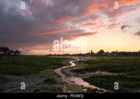 Coucher de soleil sur Bosham Harbour dans le West Sussex, UK Banque D'Images