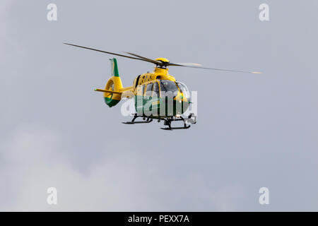 Eurocopter EC135 G-HIOW Banque D'Images