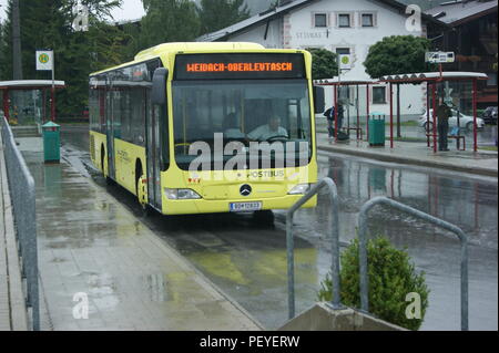 Mercedes Benz Citaro bus simple pont de Carpostal s'est arrêté à Bahnhof Seefeld in Tirol, Autriche Banque D'Images