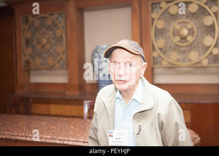 Fred Harvey, un vétéran de la Marine, pose pour une photo à l'Iwo Jima Association of America 71e anniversaire et Colloque à Arlington, en Virginie, le 18 février 2016. Harvey est un survivant de la bataille d'Iwo Jima. (U.S. Marine Corps photo par le Sgt. Melissa Karnath/libérés) Banque D'Images