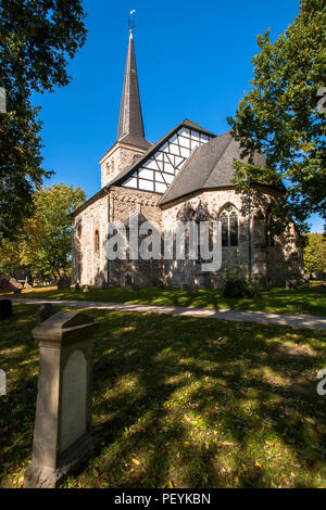 L'église en Bochum-Stiepel, le plus ancien bâtiment de la Ruhr à Bochum, Allemagne, die Dorfkirche. aeltestes dans Bochum-Stiepel, Bauwerk der Stadt Bochu