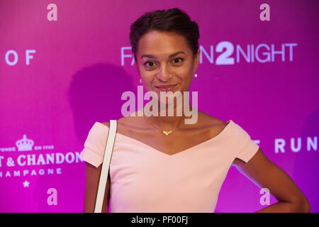 Hambourg, Allemagne. Août 17, 2018. Taneshia Abt, actrice, sur le tapis rouge de la 'Fashion2Night' sur le MS Europa. Credit : Georg Wendt/dpa/Alamy Live News Banque D'Images