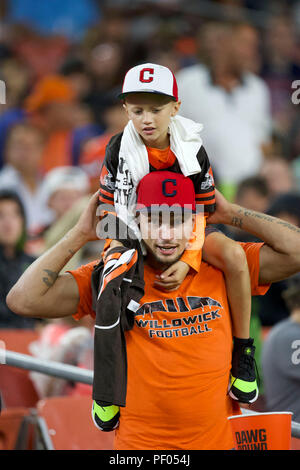 L'Ohio, aux États-Unis. 17 août 2018 : Cleveland Browns fans pendant la deuxième moitié de la NFL football match entre les Bills de Buffalo et les Browns de Cleveland au premier stade de l'énergie à Cleveland, Ohio. JP Waldron/Cal Sport Media Credit : Cal Sport Media/Alamy Live News Banque D'Images