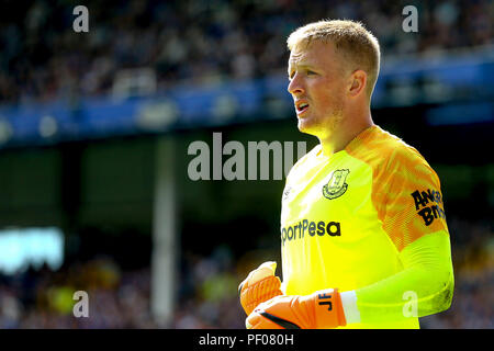 Liverpool, Royaume-Uni. 18 août 2018. Liverpool, Royaume-Uni. 18 août 2018. Le Gardien d'Everton Jordan Pickford regarde sur. Premier League, Everton v Southampton à Goodison Park à Liverpool le samedi 18 août 2018. Cette image ne peut être utilisé qu'à des fins rédactionnelles. Usage éditorial uniquement, licence requise pour un usage commercial. Aucune utilisation de pari, de jeux ou d'un seul club/ligue/dvd publications. Photos par Chris Stading/Andrew Orchard la photographie de sport/Alamy live news Banque D'Images