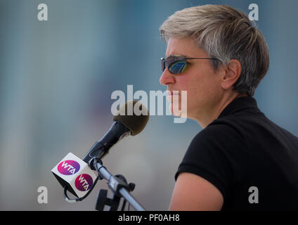 L'Ohio, aux États-Unis. 18 août 2018 - Marija Cicak pendant la demi-finale à l'ouest et sud de l'Open 2018 Premier tournoi de tennis WTA 5. Cincinnati, Ohio, USA. 18 août 2018. Credit : AFP7/ZUMA/Alamy Fil Live News Banque D'Images