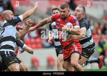 Salford, Royaume-Uni. 18/8/2018. Rugby League Super 8'S Salford Red Devils vs Widnes Vikings ; Josh Jones brise les Widnes Vikings défense au stade AJ Bell, Salford, Royaume-Uni. Dean Williams Banque D'Images