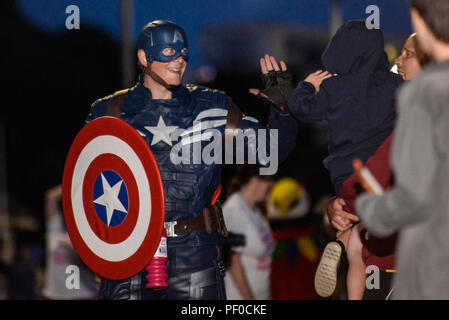 SummerCare Southend Carnival Procession. Southend on Sea, Essex, Royaume-Uni. Super-héros Captain America Alliance Thundersley dans le défilé du carnaval Banque D'Images