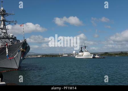 PEARL HARBOR-HICKAM - BRP Andres Bonifacio (17 FF), l'ancienne garde-côte américain Boutwell, arrive à la base commune (JBPHH Harbor-Hickam Pearl) Le 15 novembre. Bonifacio est arrivé en JBPHH pour une visite du port en route pour son port d'attache dans les Philippines. (Photo de Maître de 1re classe Corwin Colbert) Banque D'Images