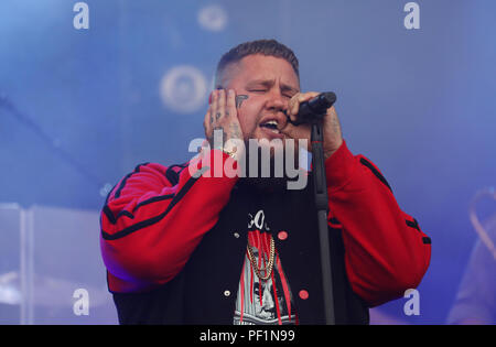 Rag'n'Bone Man performing le deuxième jour de Rize Festival à Hylands Park, Chelmsford. Banque D'Images