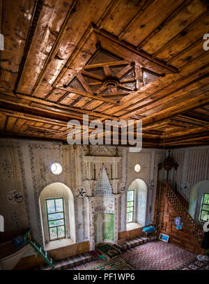 L'intérieur d'une mosquée dans l'Est de montagnes des Rhodopes Banque D'Images