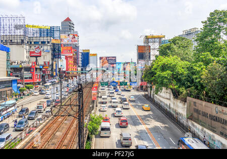 Mandaluyong, Manille, Philippines - Le 29 juillet 2018 : Le trafic des Philippines Banque D'Images