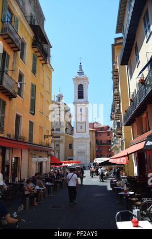 Des scènes de rue dans le vieux Nice sur la Côte d'Azur, France Banque D'Images