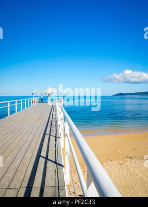 Une vue de la jetée et Angel Fusaki Fusaki Beach sur la côte sud-ouest de l'Île Ishigaki Ishigaki-jima (), la Préfecture d'Okinawa, Japon, Îles Yaeyama. Banque D'Images