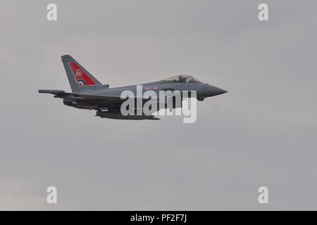 L'Eurofighter Typhoon de la RAF RGF4 avec la RAF100 Logo sur la queue célébrant le centenaire de la Royal Air Force au RIAT 2018 Banque D'Images