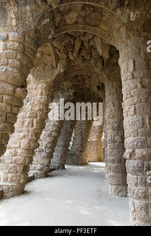 L'architecture de Antonio Gaudi à l'intérieur Parc Guell Banque D'Images