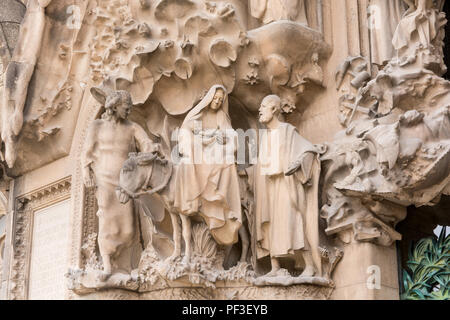 Barcelone, Espagne - 19 mars 2018 : statue cathédrale conçue par Gaudi, qui est en construction depuis le 19 mars 1882 Banque D'Images