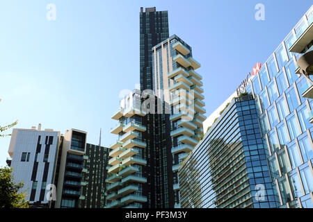 MILAN, ITALIE - 30 juillet 2018 : quartier Garibaldi à la banque HSBC et Solaria tower, Milan, Italie Banque D'Images