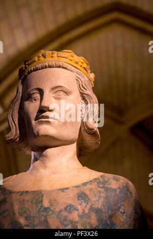 Buste du roi Louis IX (1214-1270 AD) - AKA St Louis, un réformateur king, sur l'affichage à l'intérieur de la Conciergerie, Paris, France Banque D'Images