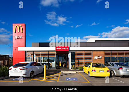 La banlieue de Ballarat Lucas,a été créé en juin 2011.La banlieue auront finalement jusqu'à 14 000 foyers.McDonalds a ouvert une nouvelle McCafe en Octobre Banque D'Images