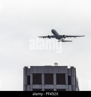 La RAF 100e anniversaire l'avion passer au-dessus de Londres en juillet 2018 Banque D'Images