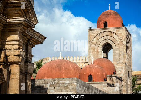 L'Italie, la Sicile, Palerme, San Giovanni degli Eremiti exterior Banque D'Images