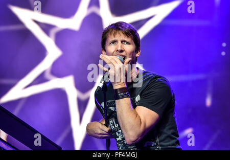 Allemagne, Cobourg, HUK Coburg Open Air - 18 août 2018 - Concert, James Blunt - Bild : James Blunt jouant son set à l'HUK Coburg Open Air 2018. Alamy Live News Entertainment / Crédit : Ryan Evans Crédit : Ryan Evans/Alamy Live News Banque D'Images