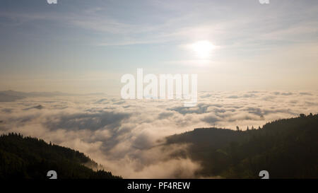 Congjiang, province de Guizhou, Chine, 19 août 2018 une mer de nuages.Costfoto:Crédit/Alamy Live News Banque D'Images