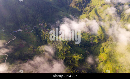 Congjiang, province de Guizhou, Chine, 19 août 2018 une mer de nuages.Costfoto:Crédit/Alamy Live News Banque D'Images