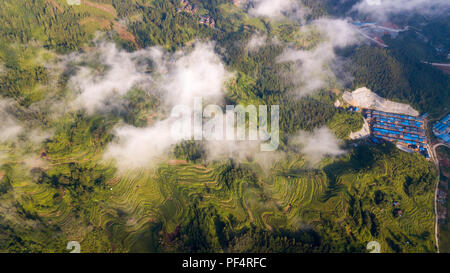 Congjiang, province de Guizhou, Chine, 19 août 2018 une mer de nuages.Costfoto:Crédit/Alamy Live News Banque D'Images