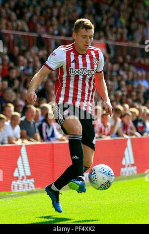 Londres, Royaume-Uni. Août 19, 2018. Usage éditorial uniquement, licence requise pour un usage commercial. Aucune utilisation de pari, de jeux ou d'un seul club/ligue/dvd publications. Lewis Macleod de Brentford en action. Match de championnat Skybet EFL, Brentford v Sheffield mercredi au stade de Griffin Park à Londres le dimanche 19 août 2018. Cette image ne peut être utilisé qu'à des fins rédactionnelles. Usage éditorial uniquement, licence requise pour un usage commercial. Aucune utilisation de pari, de jeux ou d'un seul club/ligue/dvd publications. pic par Steffan Bowen/Andrew Orchard la photographie de sport/Alamy live news Crédit : Andrew Verger sports p Banque D'Images