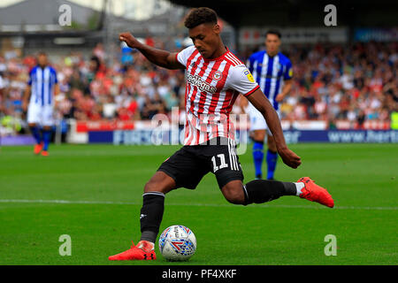 Londres, Royaume-Uni. Août 19, 2018. Usage éditorial uniquement, licence requise pour un usage commercial. Aucune utilisation de pari, de jeux ou d'un seul club/ligue/dvd publications. Ollie Watkins de Brentford en action. Match de championnat Skybet EFL, Brentford v Sheffield mercredi au stade de Griffin Park à Londres le dimanche 19 août 2018. Cette image ne peut être utilisé qu'à des fins rédactionnelles. Usage éditorial uniquement, licence requise pour un usage commercial. Aucune utilisation de pari, de jeux ou d'un seul club/ligue/dvd publications. pic par Steffan Bowen/Andrew Orchard la photographie de sport/Alamy live news Crédit : Andrew Verger sports p Banque D'Images