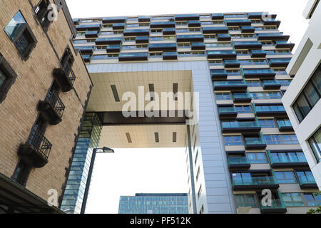 COLOGNE, ALLEMAGNE - 31 MAI 2018 : Centre d'affaires moderne à Cologne, Germany, Europe Banque D'Images