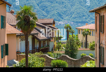 Vue panoramique à Lenno, petit village magnifique et donnant sur le lac de Côme, Lombardie, Italie. Banque D'Images