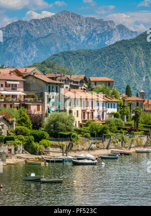 Vue panoramique à Lenno, petit village magnifique et donnant sur le lac de Côme, Lombardie, Italie. Banque D'Images