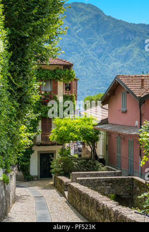 Vue panoramique à Lenno, petit village magnifique et donnant sur le lac de Côme, Lombardie, Italie. Banque D'Images
