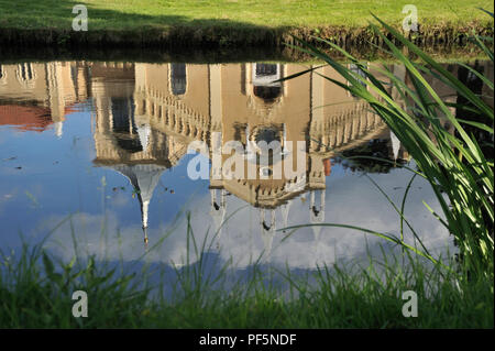 Dessau-Wörlitz Jardin Royaume, parcs historiques nationaux, maison gothique du côté canal, Wörlitz, | Radisson Blu Fürst Leopold Park, Dessau, Fischbacher Stuben, Dessau, Sachsen-Anhalt Banque D'Images