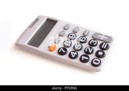 Calculatrice blanc isolé sur fond blanc avec clipping path Banque D'Images