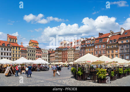 Varsovie, la Vieille Ville (Stare Miasto). Cafés et restaurants de la place de la vieille ville (Rynek Starego Miasta), Varsovie, Pologne Banque D'Images
