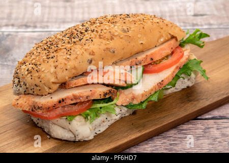 Sandwich à la salade de poulet rôti et Banque D'Images