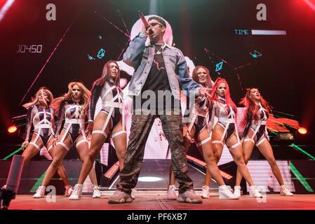 Fairfax, Virginie, USA. Août 16, 2018. BAD BUNNY effectue à Eagle Bank Arena à Fairfax, VA. Credit : Kyle Gustafson/ZUMA/Alamy Fil Live News Banque D'Images