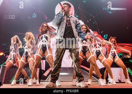 Fairfax, Virginie, USA. Août 16, 2018. BAD BUNNY effectue à Eagle Bank Arena à Fairfax, VA. Credit : Kyle Gustafson/ZUMA/Alamy Fil Live News Banque D'Images