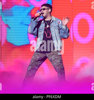 Fairfax, Virginie, USA. Août 16, 2018. BAD BUNNY effectue à Eagle Bank Arena à Fairfax, VA. Credit : Kyle Gustafson/ZUMA/Alamy Fil Live News Banque D'Images